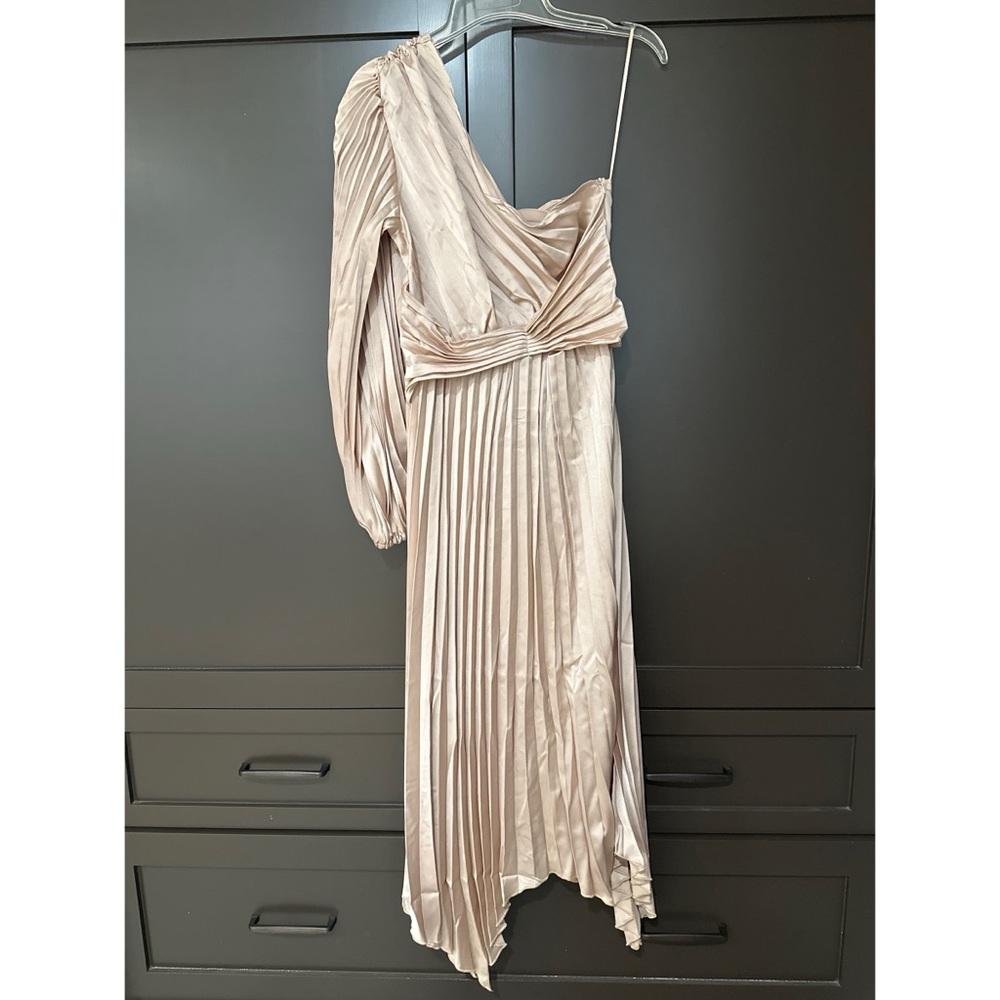 NWT Billy J Elegant One-Shoulder Dress - Picture 7 of 12